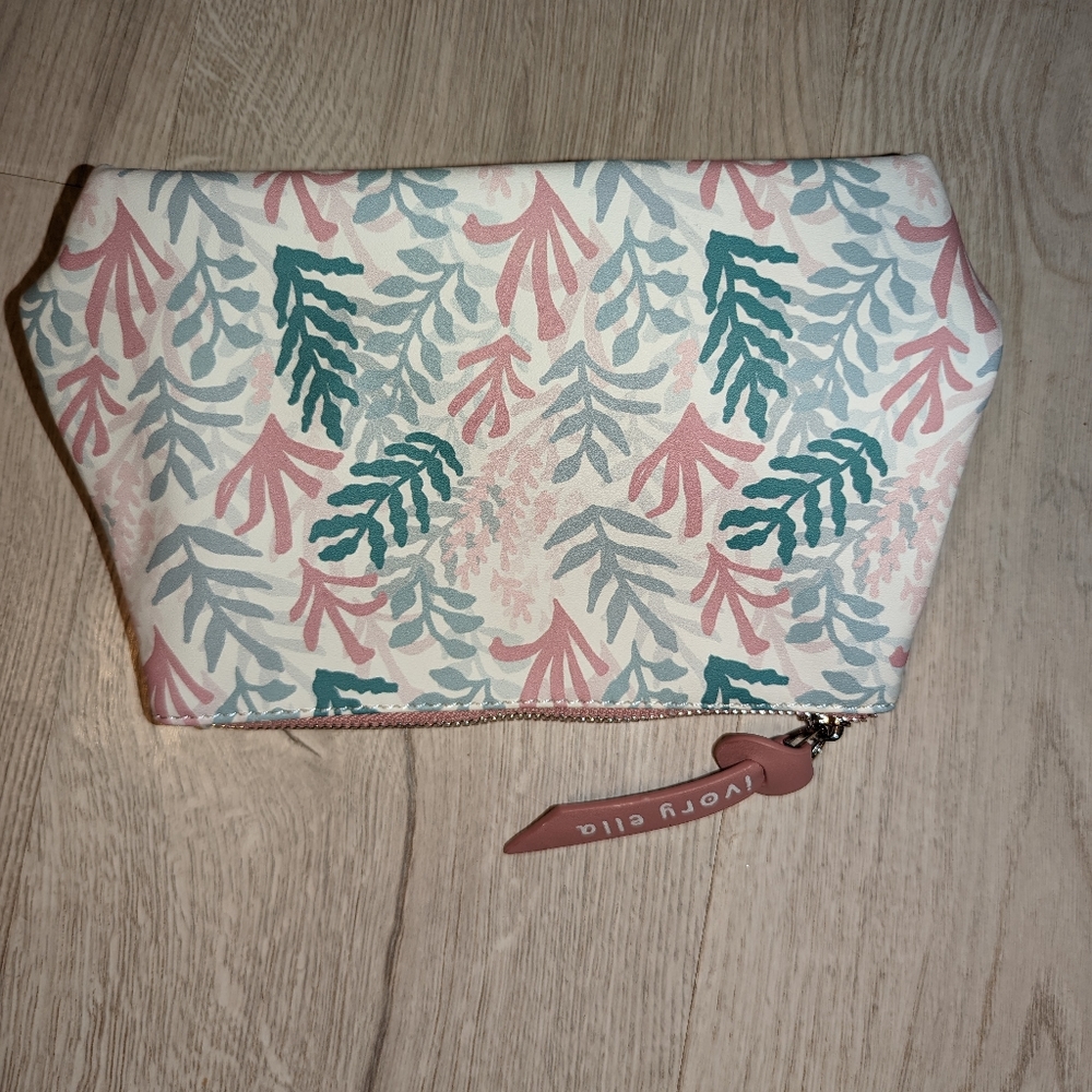 Ivory Ella Backpack & Accessory Bag - Picture 2 of 3